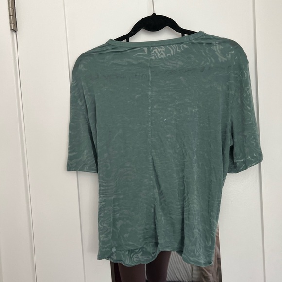 Lululemon Crescent Knot Tee - Picture 4 of 4